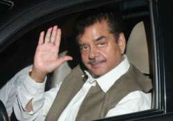 shatrughan sinha meets congress leader randeep surjewala in a social call