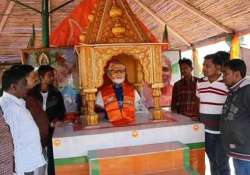 a temple for modi in gujarat pm says it s against indian traditions