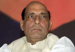 murder accused presents turban to rajnath singh sparks row