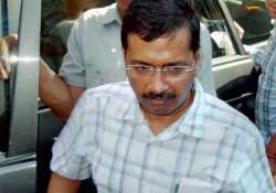 kejriwal offers temporary space to run ftii classes in delhi