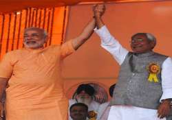 nitish kumar praises narendra modi for very quick response to nor wester