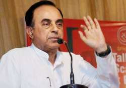 tarun gogoi threatens to bar subramanian swamy from entering assam