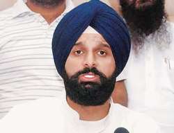 punjab minister b.s. majithia appears before ed