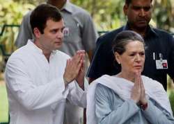 sonia rahul to attend murli deora funeral