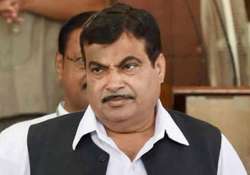 government to act on whatsapp pics or fb posts on accidents nitin gadkari