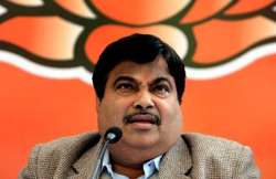 pm should accept jpc demand says gadkari