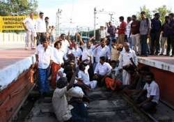 demos fasts by aiadmk workers across tn enters fourth day