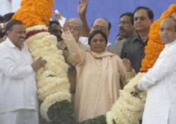 mayawati to abolish birthday collections