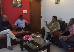 first nitish kumar now arvind kejriwal shatrughan sinha meets delhi cm praises aap govt