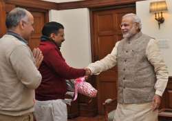 pm modi to skip arvind kejriwal s swearing in