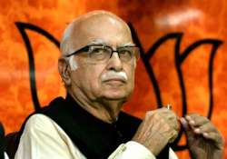 who is at the end of lk advani s emergency cursor asks shiv sena