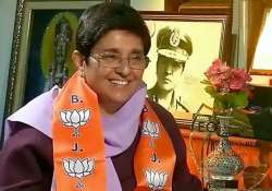 nirmal singh who actually towed away indira gandhi s car backs his former boss bedi