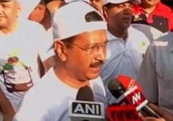 kejriwal leads cycle rally to mark delhi s car free day