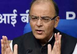 jaitley hits back at manmohan asks him to be non partisan