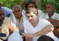 rahul gandhi meets train accident victims family members