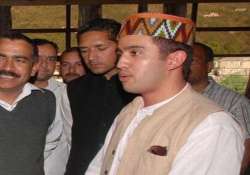 himachal clash virbhadra singh s son gets anticipatory bail