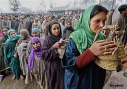 j k polls voters defy strike call in srinagar other areas