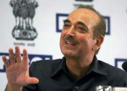 ghulam nabi azad calls narendra modi a weak pm says pakistan doesn t take him seriously