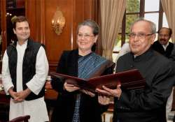 arunachal row sonia gandhi meets president protests governor s action