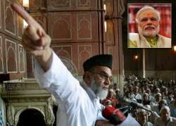 jama masjid shahi imam refuses to invite pm modi but invites sharif sonia rajnath mulayam