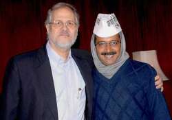 international yoga day cm kejriwal najeeb jung maintain distance