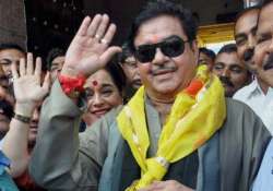 rahul gandhi is a rising new star shatrughan sinha