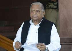 mulayam singh yadav down with swine flu