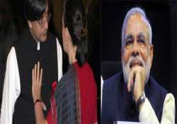 isolated within congress shashi tharoor explains his praise of narendra modi