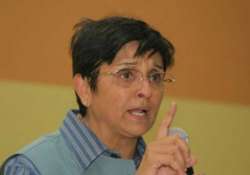 jan lokpal bill kiran bedi attacks kejriwal on his resignation threat