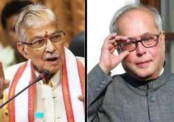 joshi praises pranab s defence of cag and pac