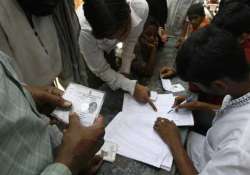 karnataka poll bangaloreans remain poor voters