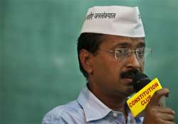 kejriwal slams khurshid for murder threat