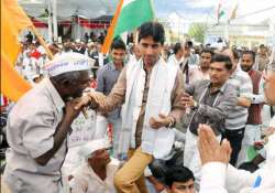 kumar vishwas to visit amethi on feb 4