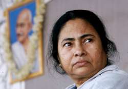 mamata keeps all political options open