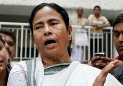 mamata arrives in delhi meets mulayam to see sonia tomorrow