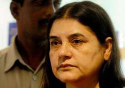 maneka gandhi writes to akhilesh yadav about poor quality of mid day meal