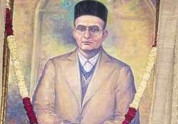 modi pays tribute to veer savarkar