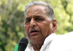 mulayam demands ban on english in parliament