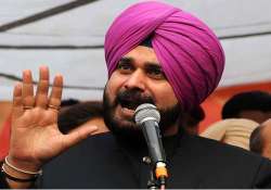 navjot sidhu calls off fast after rajnath badal intervene