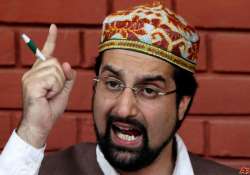 omar should learn a lesson from dmk says mirwaiz farooq