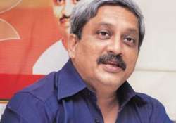 parrikar dodges query on advani as future minister