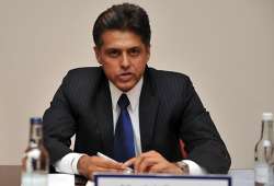 plea accuses manish tewari of defaming hazare