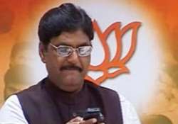 poll code no barrier to give aid to affected farmers munde