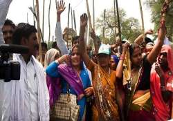 protests during rahul s amethi visit on day 2