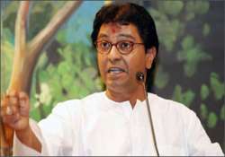 raj thackeray case court issues warrant against policeman