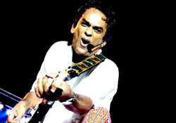 renowned pop singer remo fernandes joins aap in goa