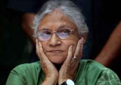 sheila dikshit not allowed to join protesters at jantar mantar