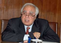 sibal wants subsidy on lpg to continue for midday meal