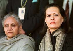 sonia gandhi showers praise on sheila dikshit govt