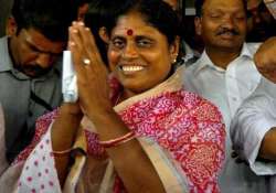 united andhra ysr widow vijayamma to sit on indefinite fast from sunday